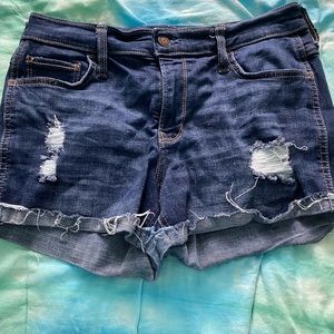 Dark wash mid-rise Hollister Jean shorts